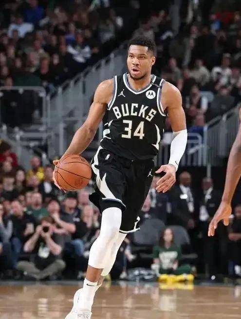 莱万多夫斯基官方宣布重要助攻新规，雄鹿引发争议！-九游APP